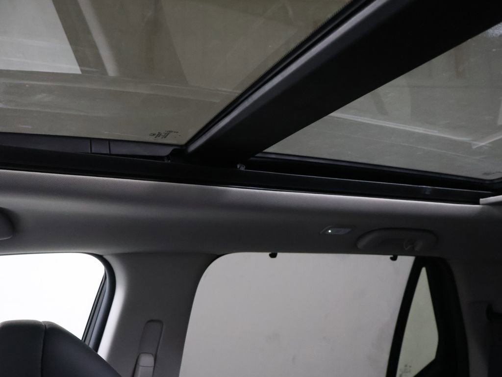 New 2025 Honda Pilot Touring image 36