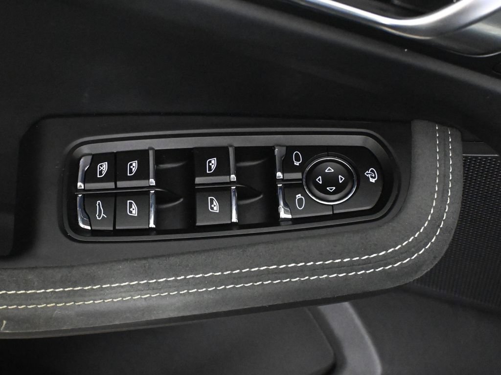 Used 2024 Porsche Macan GTS AWD/4WD image 34