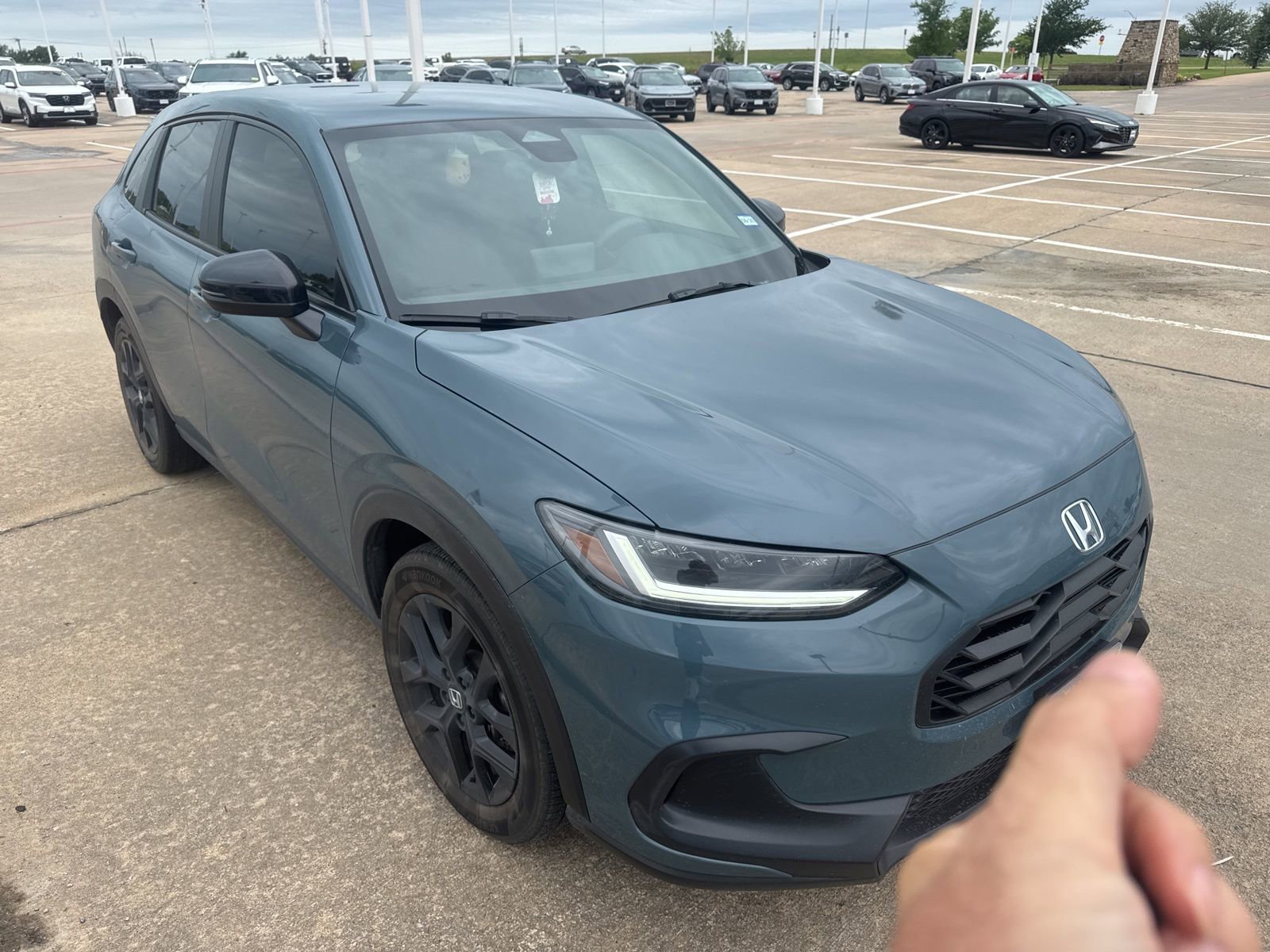 Certified 2025 Honda HR-V Sport image 7