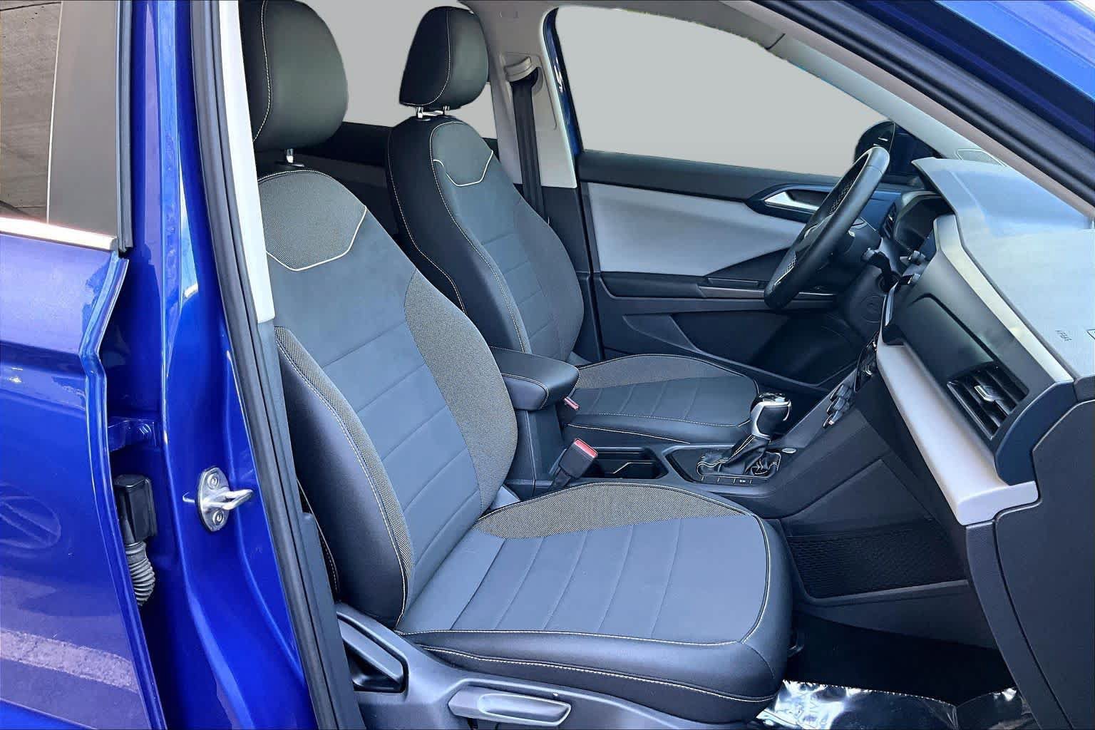 Certified 2023 Volkswagen Taos SE FWD image 8
