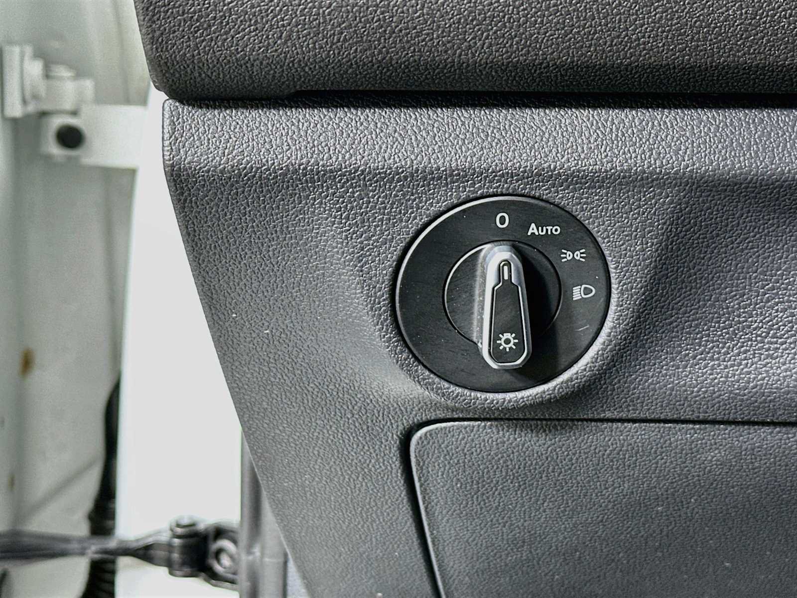 Used 2023 Volkswagen Jetta SE FWD image 10