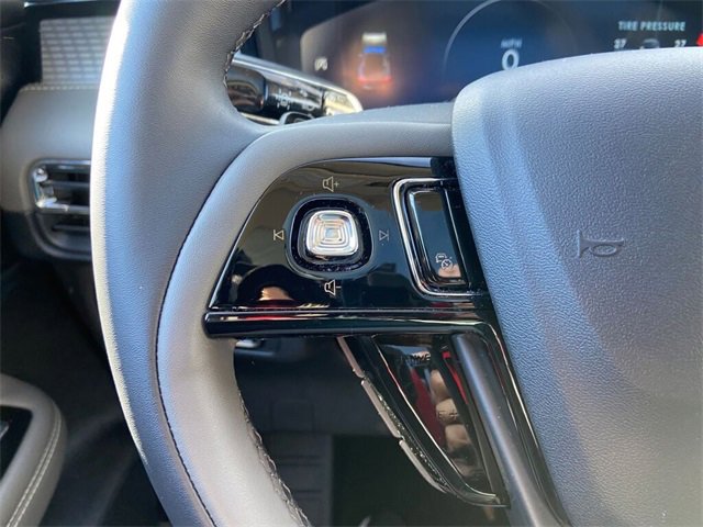 Used 2023 Lincoln Corsair AWD w/ Equipment Group 101A image 19