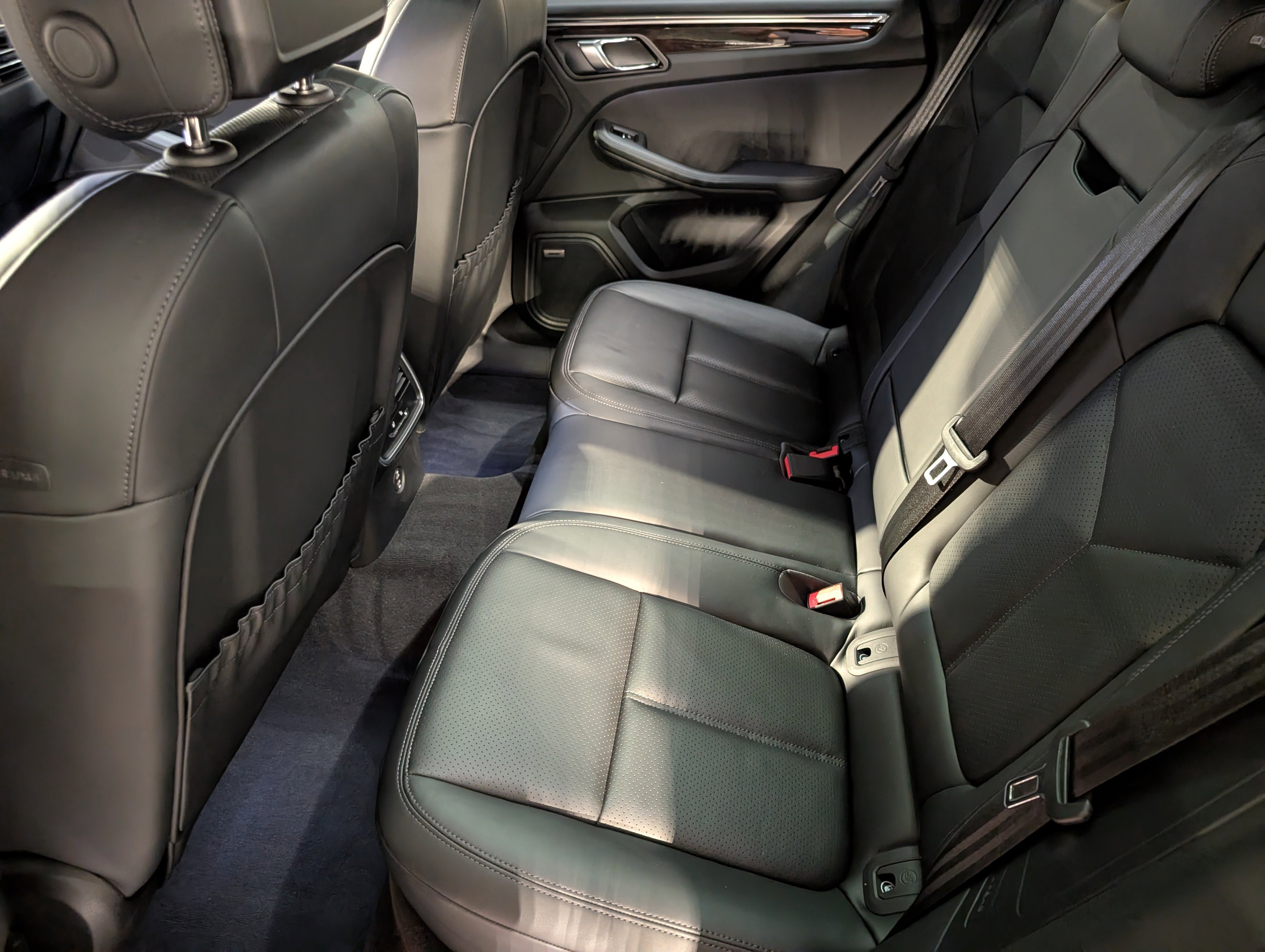 Certified 2025 Porsche Macan image 22