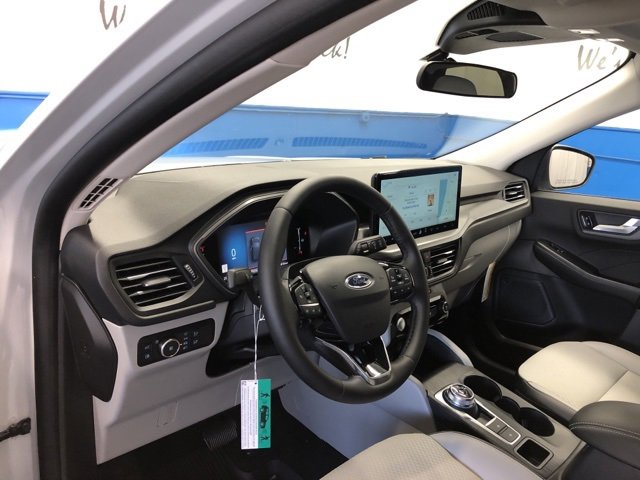 New 2025 Ford Escape SE image 13