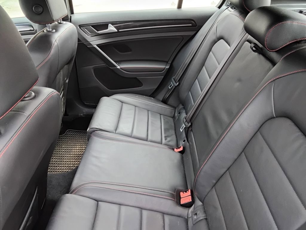 Used 2017 Volkswagen GTI SE FWD image 10
