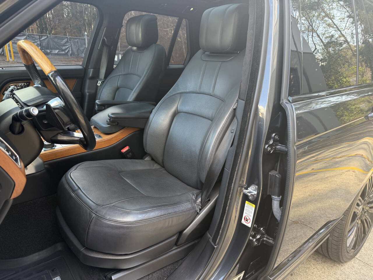 Used 2018 Land Rover Range Rover Supercharged image 5