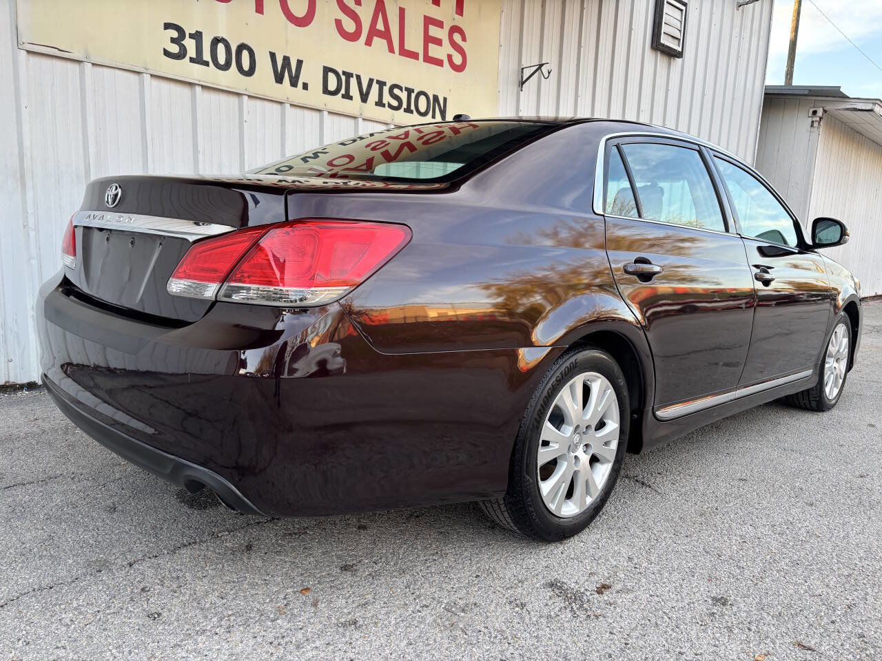 Used 2012 Toyota Avalon image 3