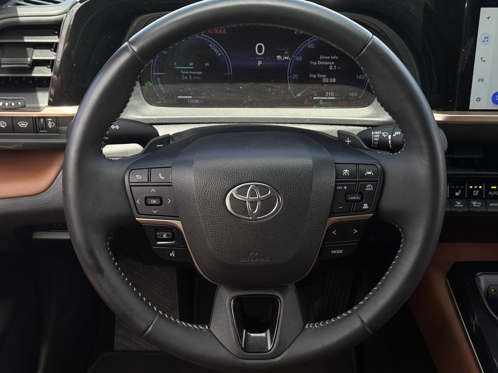 Used 2025 Toyota Crown Signia image 14