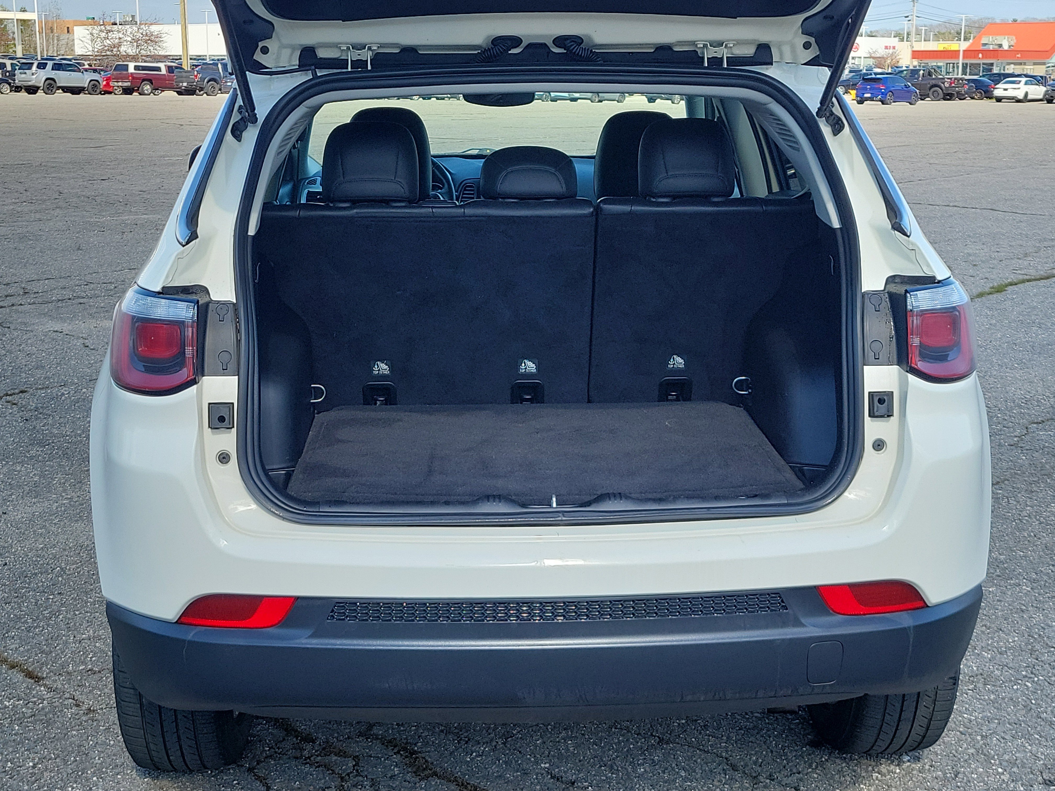 Used 2019 Jeep Compass Latitude w/ Popular Equipment Group AWD/4WD image 16