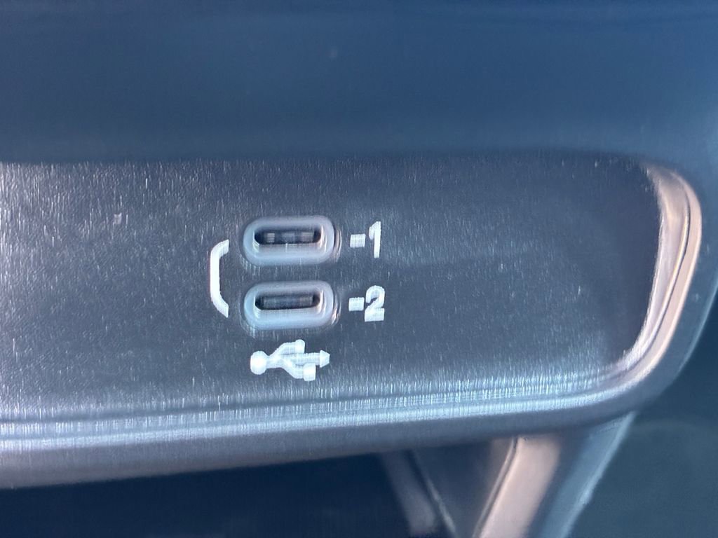 New 2026 Chrysler Pacifica Limited FWD image 6