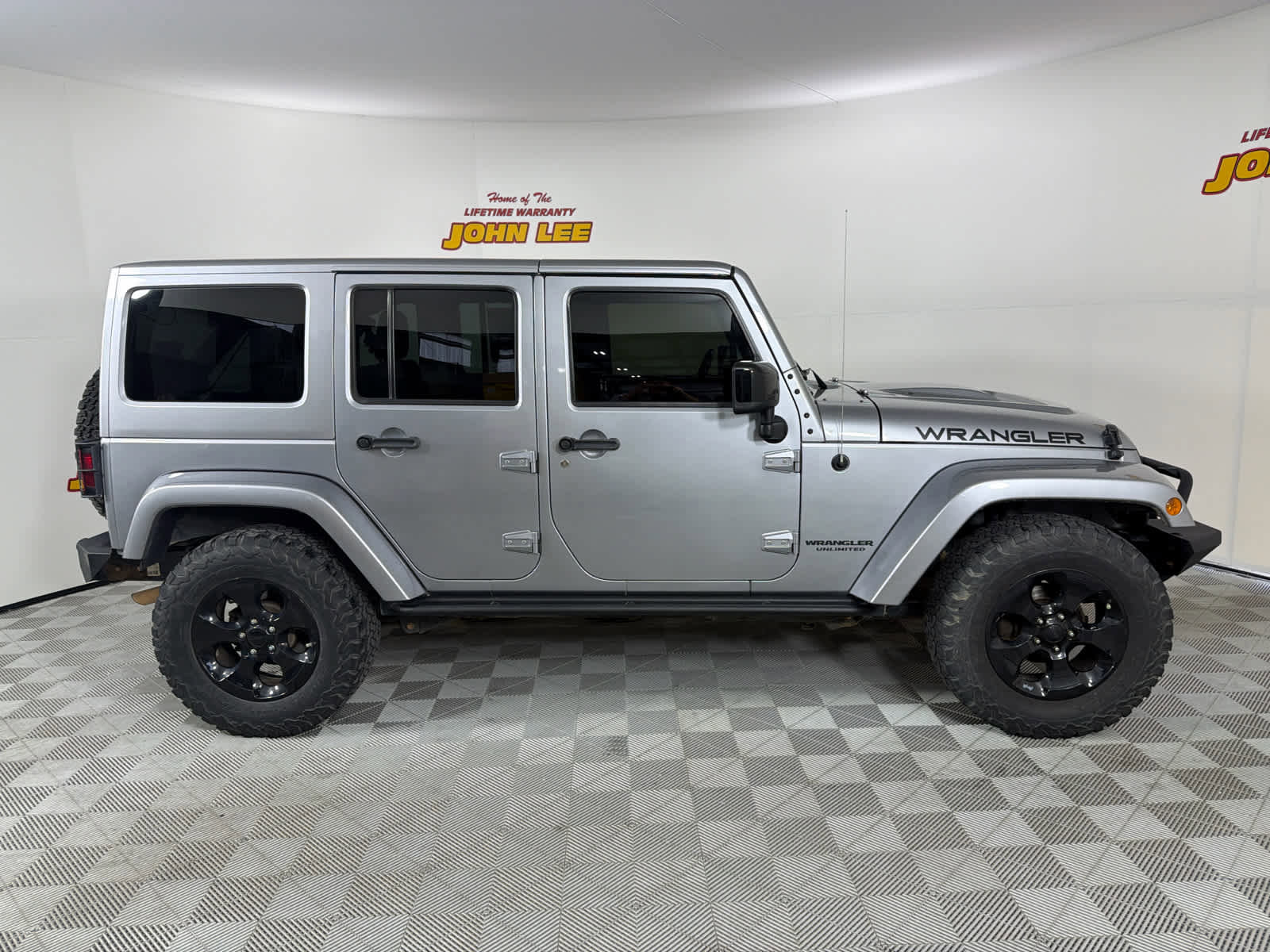 Used 2015 Jeep Wrangler Unlimited Sahara image 7