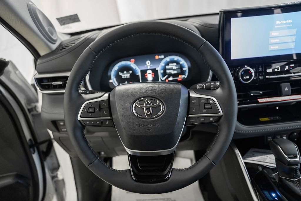 New 2026 Toyota Highlander Platinum image 33