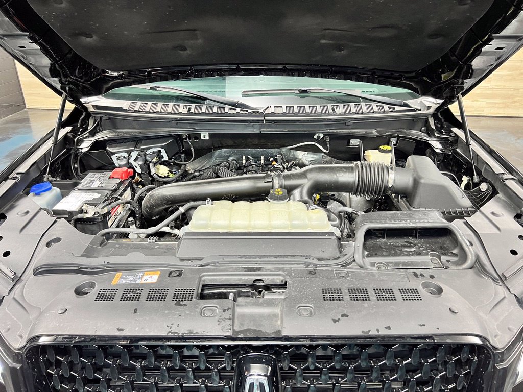 Used 2024 Lincoln Navigator L 4WD image 10