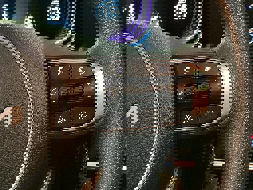 Used 2025 Kia Sportage LX image 16