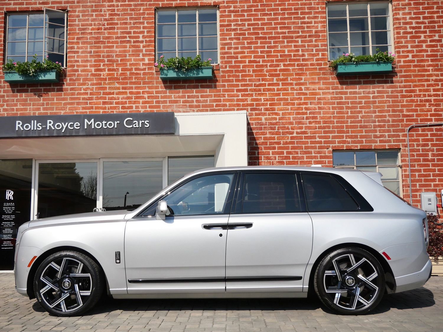 Used 2026 Rolls-Royce Cullinan Black Badge AWD/4WD image 3