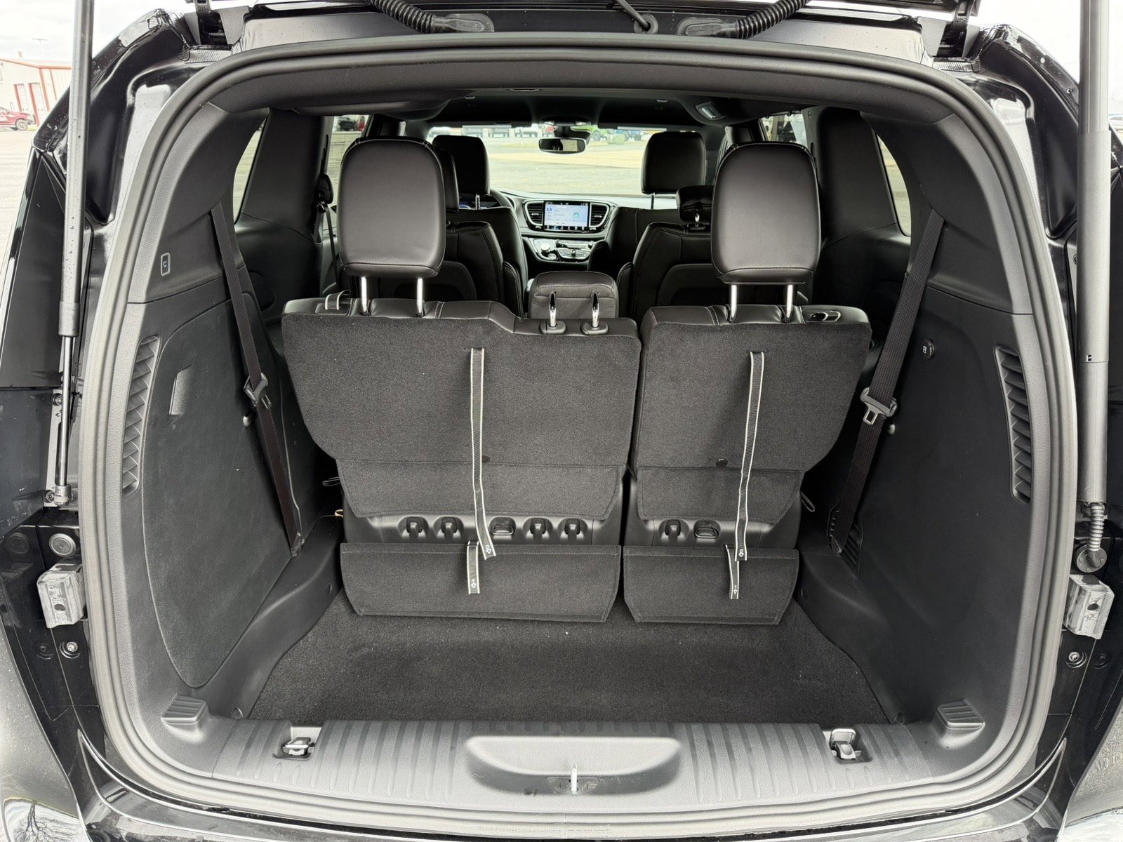 New 2026 Chrysler Pacifica Select image 10