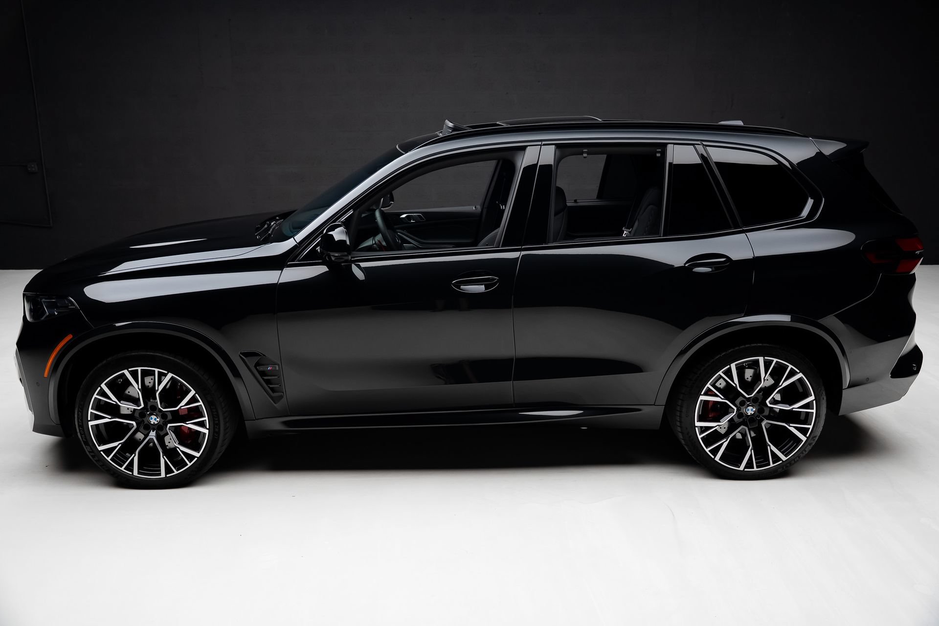 Used 2024 BMW X5 M Competition w/ Executive Package AWD/4WD image 17