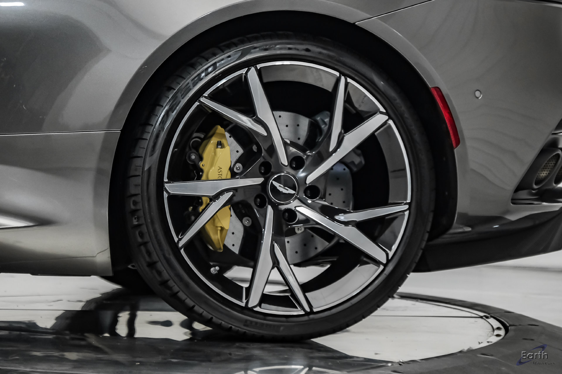 Used 2019 Aston Martin DBS Superleggera RWD image 96