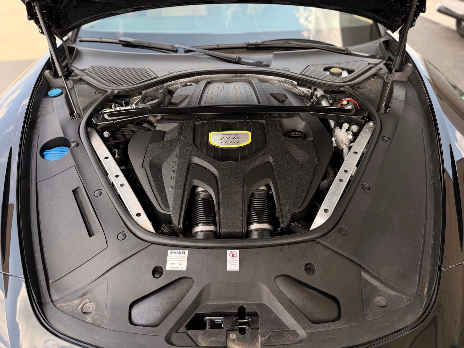Used 2018 Porsche Panamera 4 AWD/4WD image 70