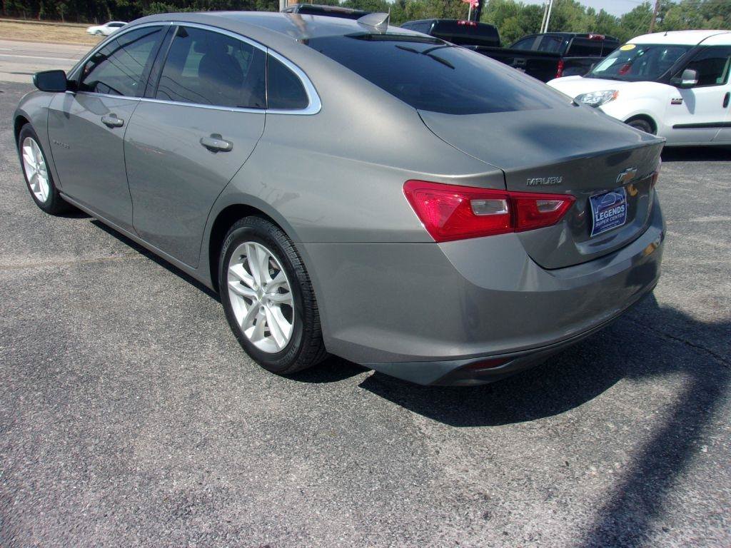 Used 2017 Chevrolet Malibu LT w/ Leather Package FWD image 17