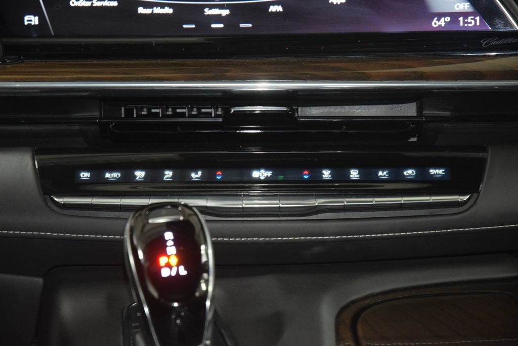 Used 2024 Cadillac Escalade ESV Premium Luxury Platinum AWD/4WD image 33