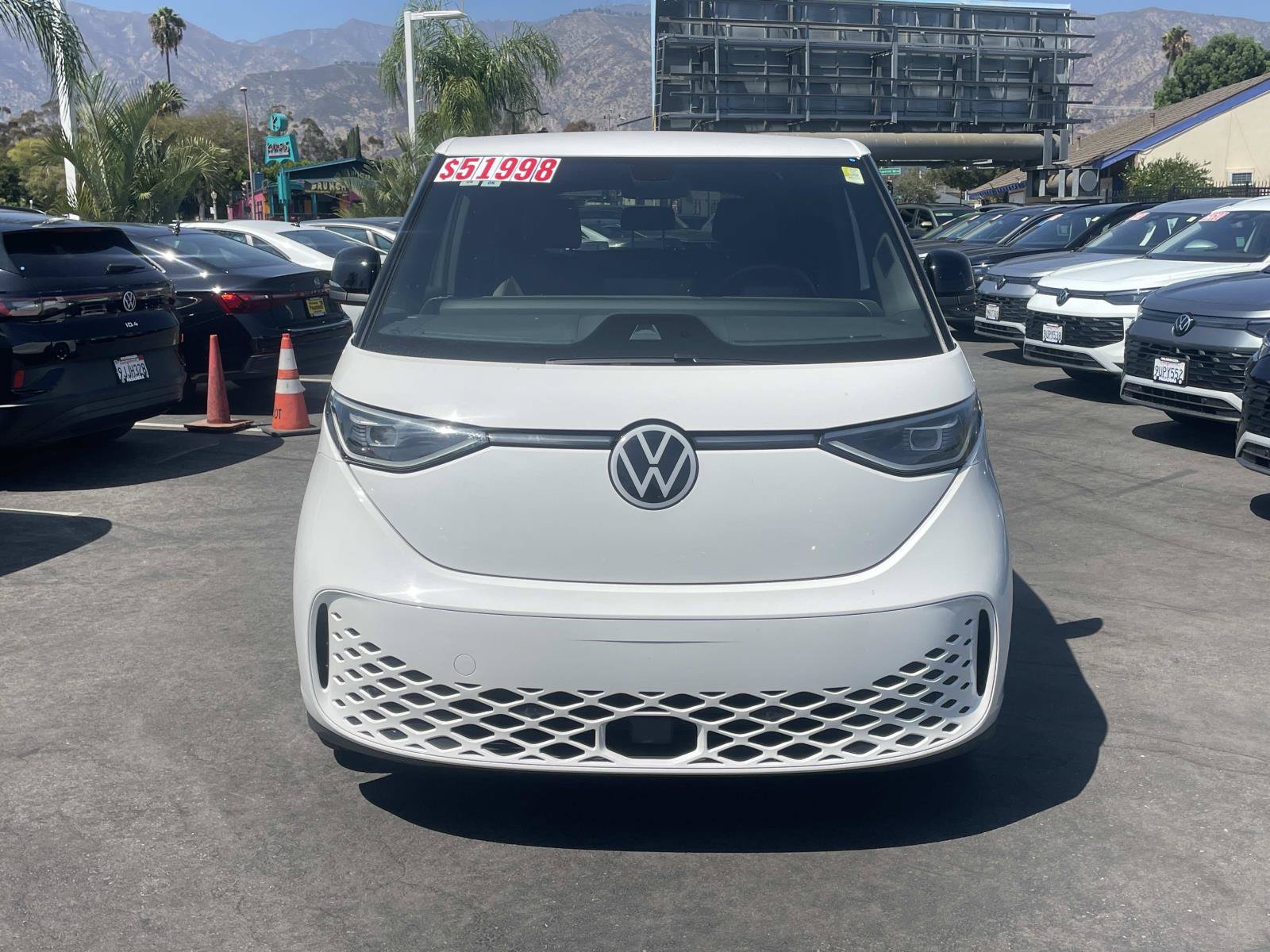 Certified 2025 Volkswagen ID. Buzz Pro S RWD image 2