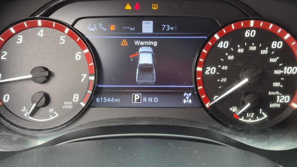 Used 2022 Nissan Frontier PRO-4X w/ Pro-4X Premium Package AWD/4WD image 13