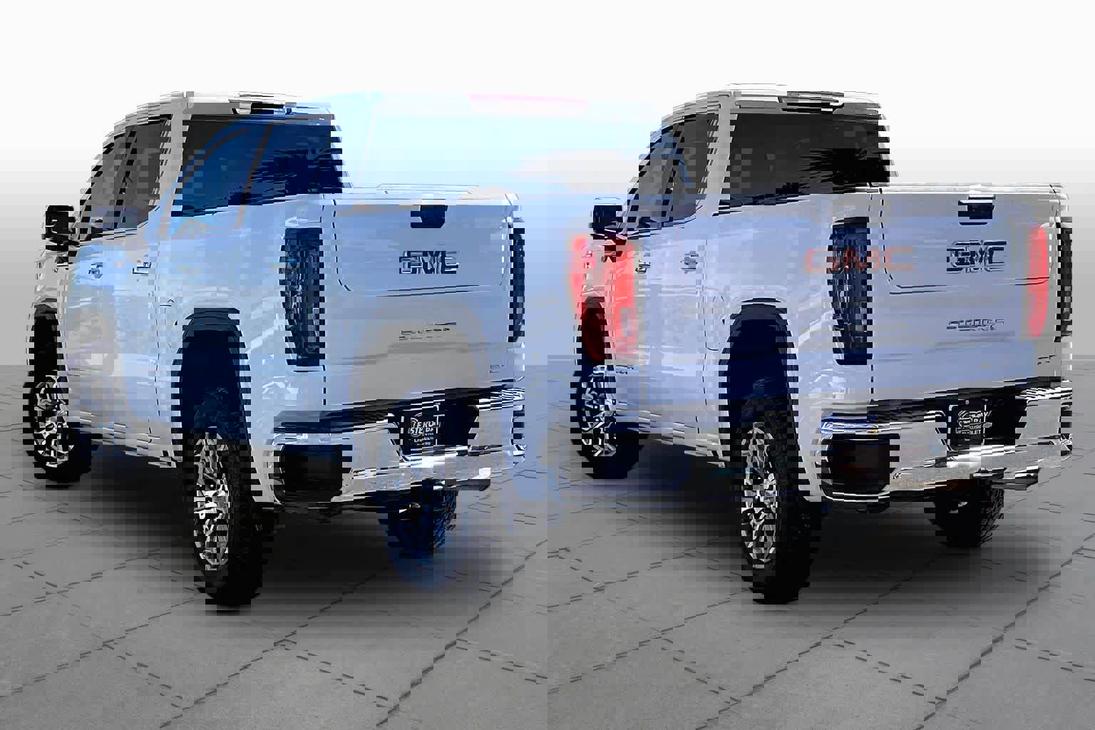 Certified 2025 GMC Sierra 1500 SLT RWD image 12