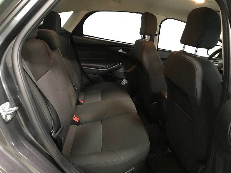 Used 2017 Ford Focus SE image 20