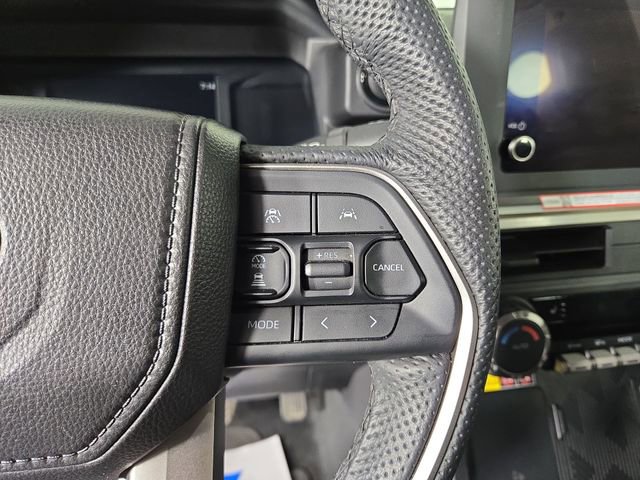 Used 2025 Toyota Tacoma SR5 AWD/4WD image 26