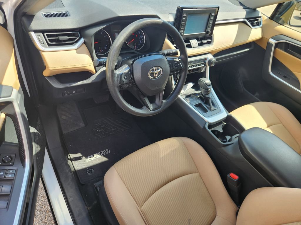Used 2019 Toyota RAV4 LE image 15
