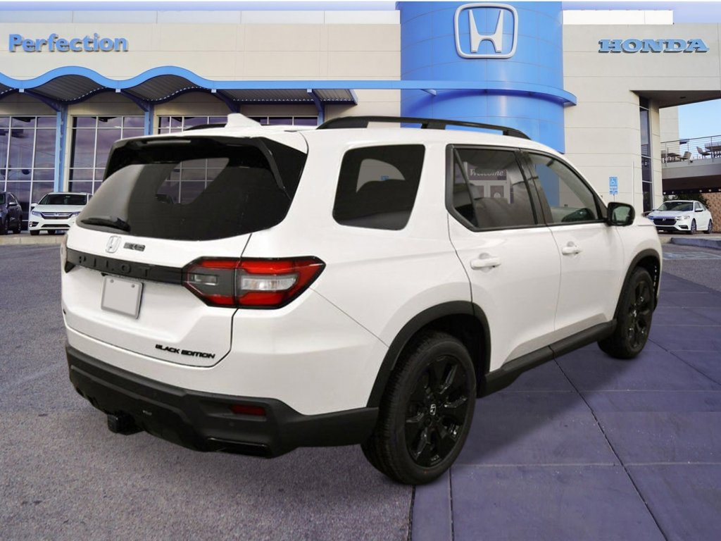 New 2026 Honda Pilot Black Edition image 5