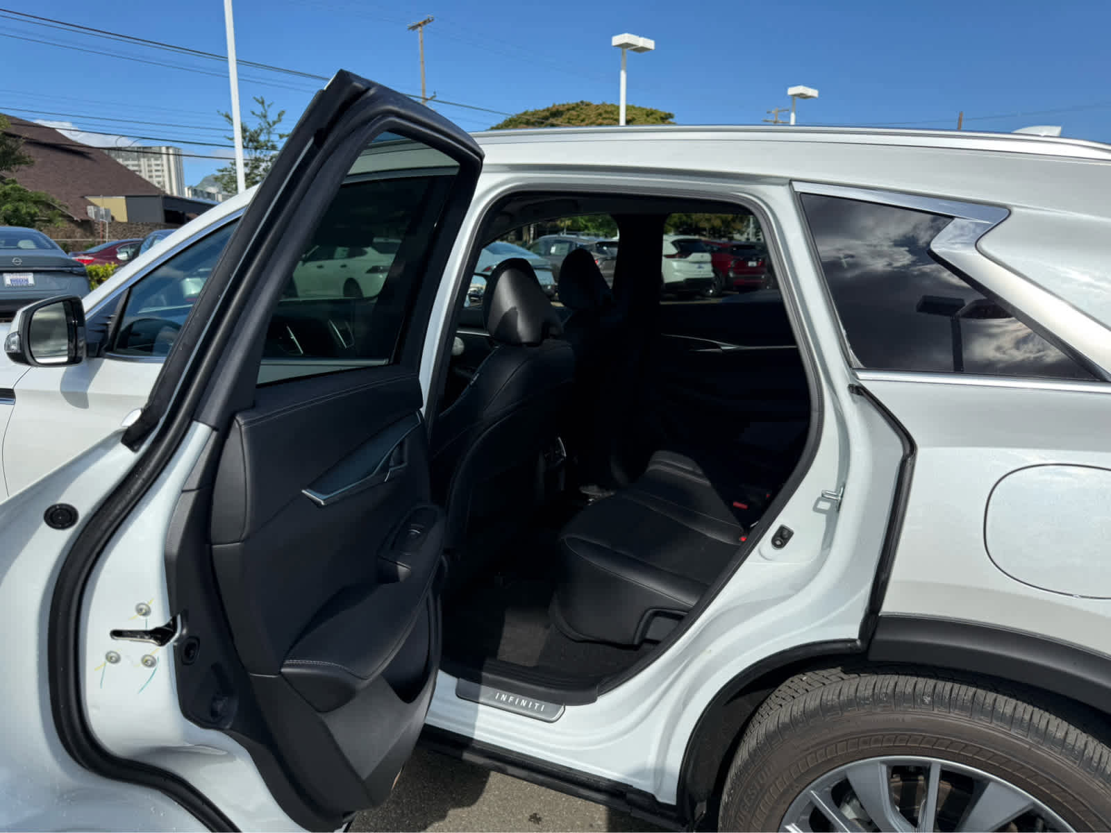 Used 2025 INFINITI QX50 Luxe AWD/4WD image 9