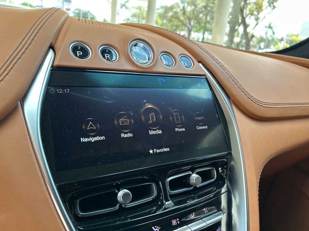 Used 2023 Aston Martin DBX image 8