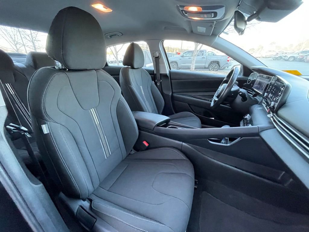 Used 2022 Hyundai Elantra SEL w/ Convenience Package image 31