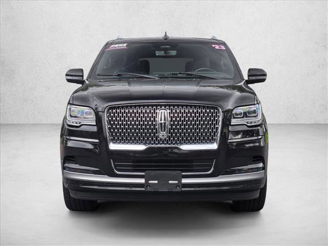 Used 2023 Lincoln Navigator Reserve image 2