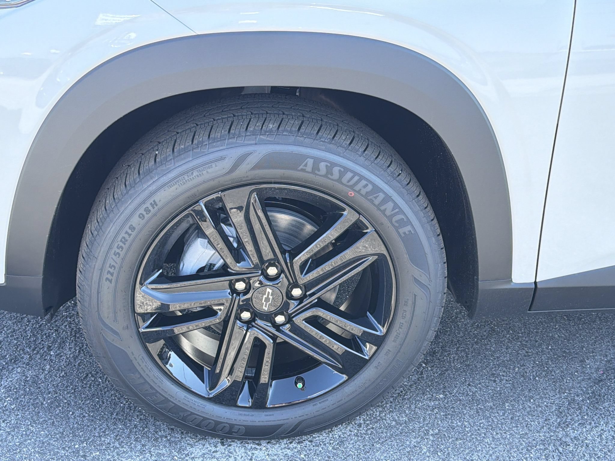 New 2026 Chevrolet Trax ACTIV w/ Sunroof Package FWD image 25