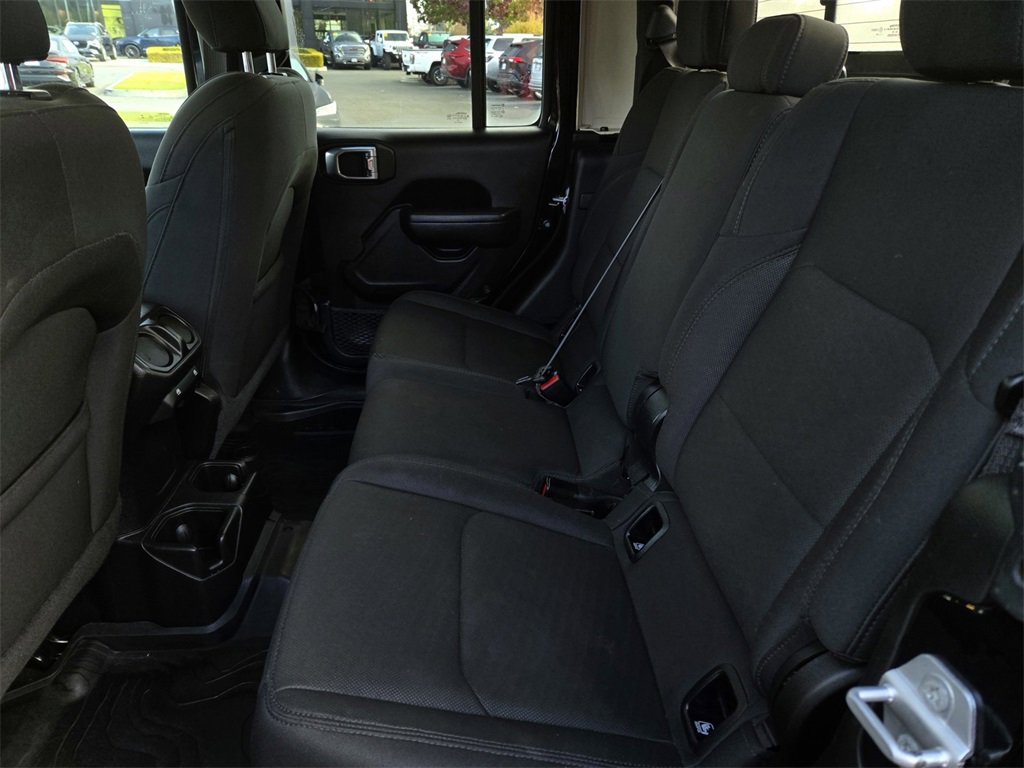 Used 2022 Jeep Gladiator Sport image 12