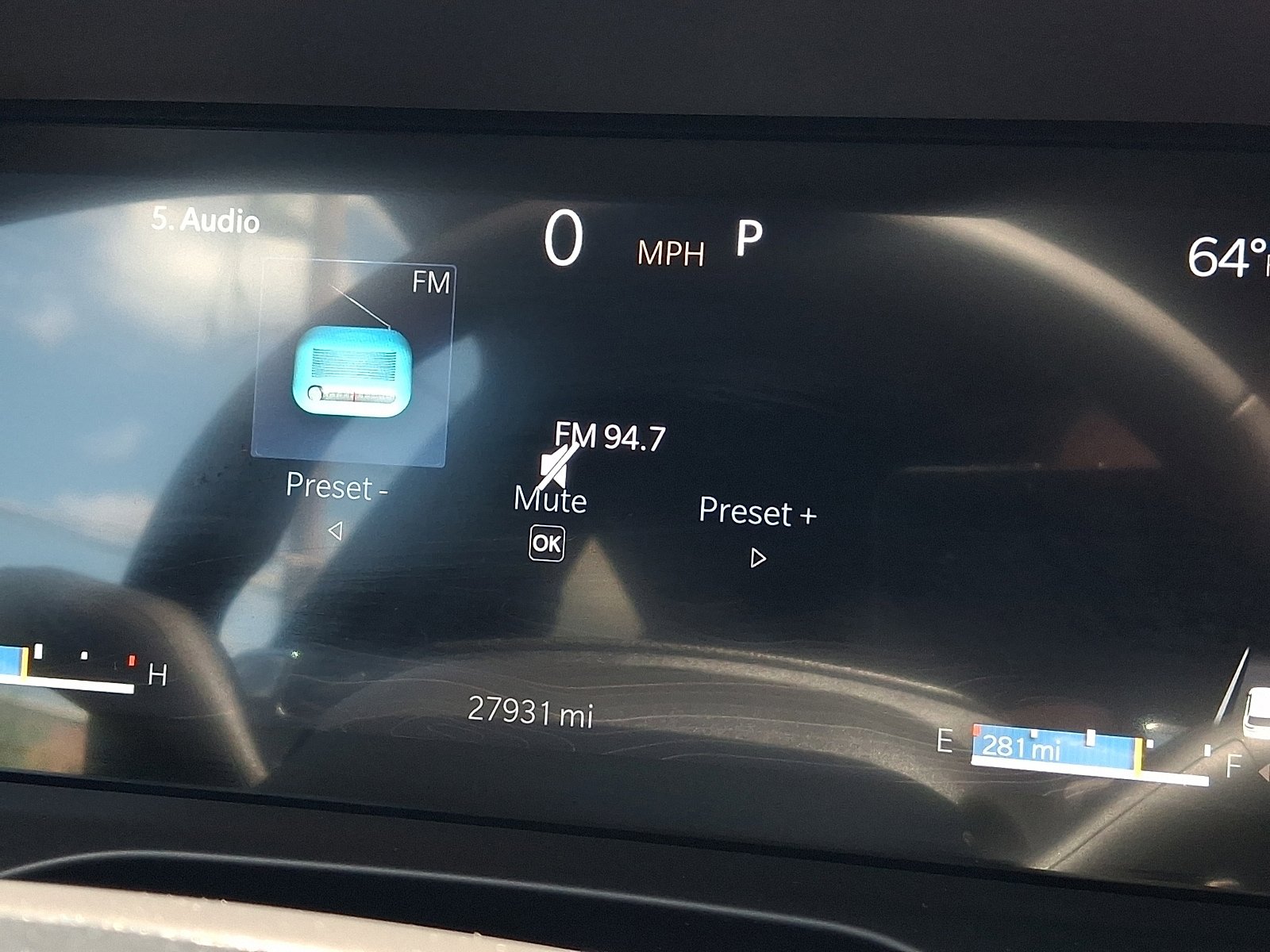 Used 2024 Jeep Grand Cherokee Laredo AWD/4WD image 19