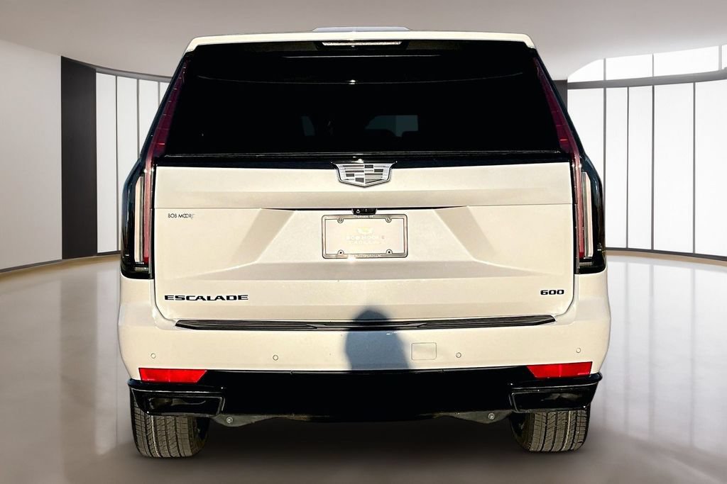 Used 2023 Cadillac Escalade ESV Sport Platinum w/ LPO, ONYX Package AWD/4WD image 4