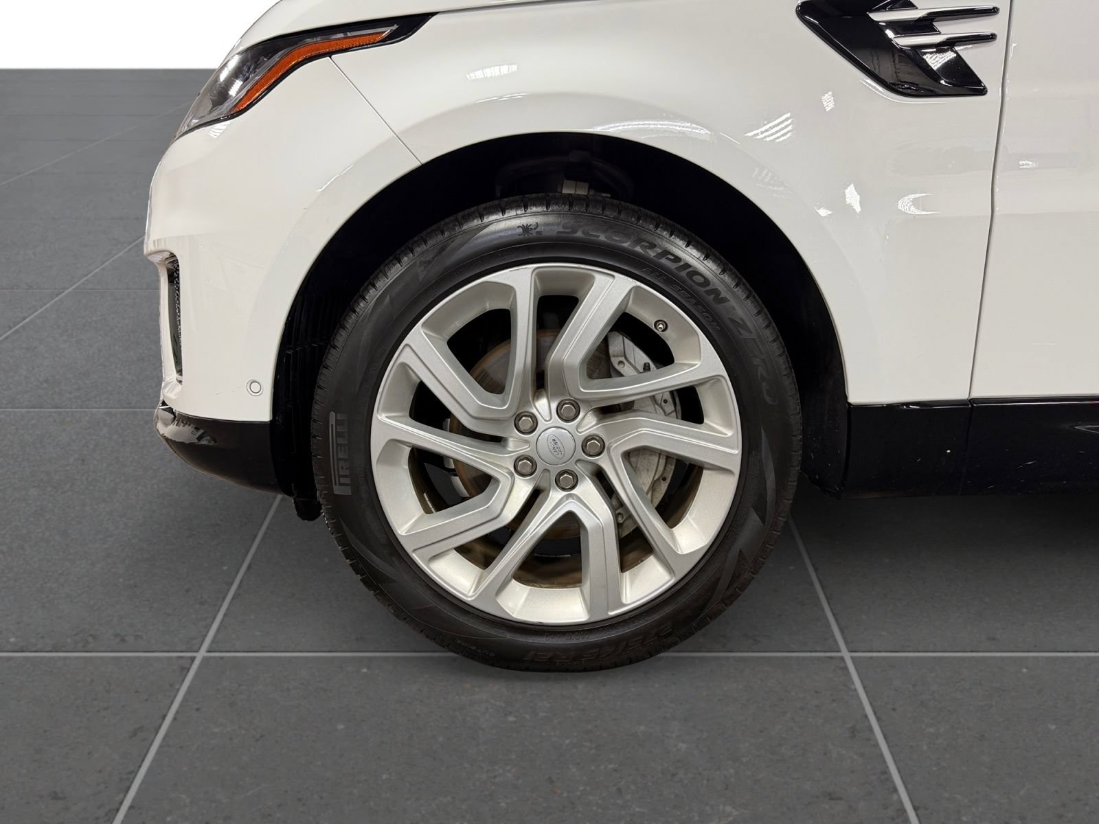 Used 2020 Land Rover Range Rover Sport HSE AWD/4WD image 13
