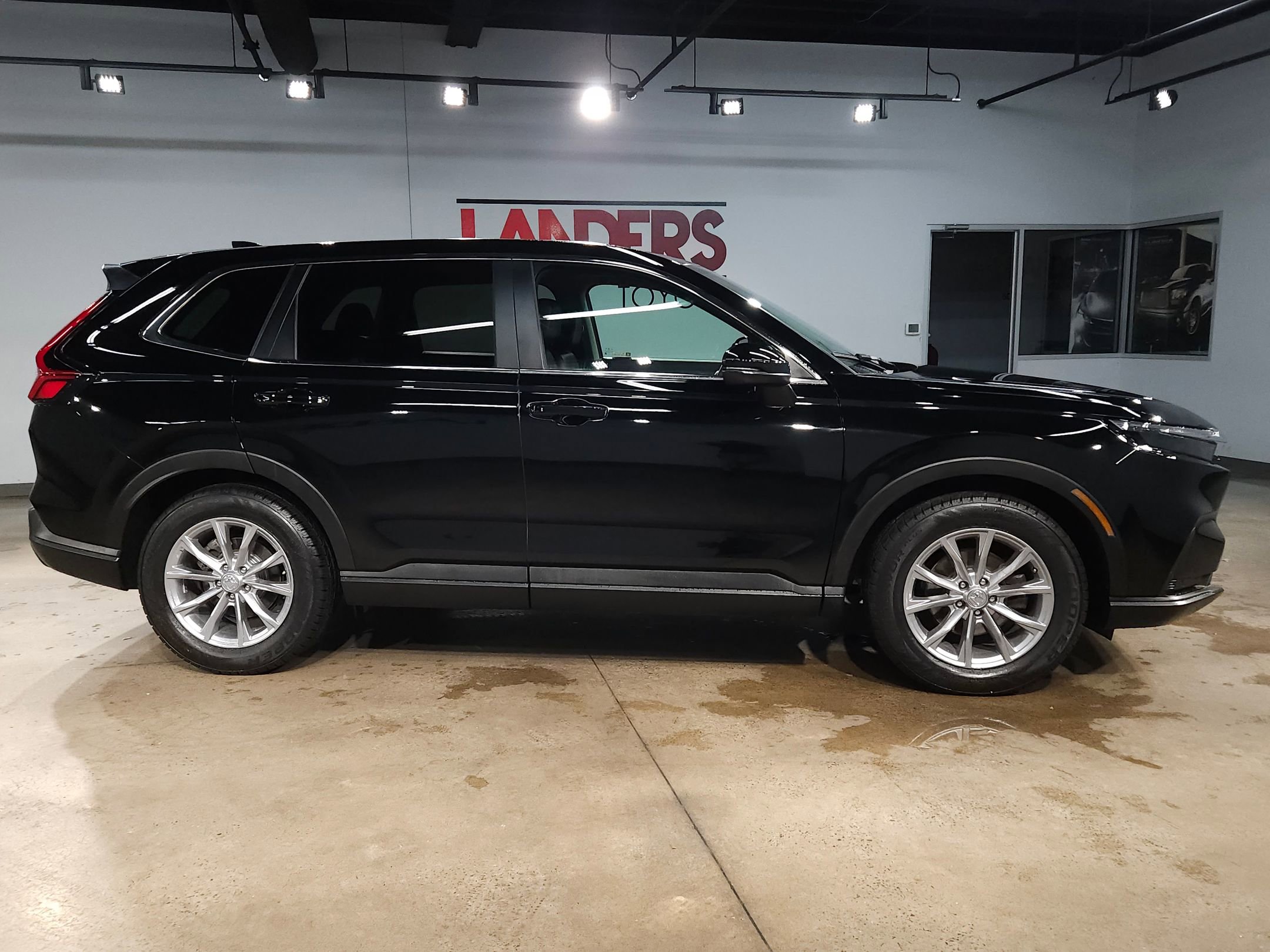 Used 2023 Honda CR-V EX-L image 8