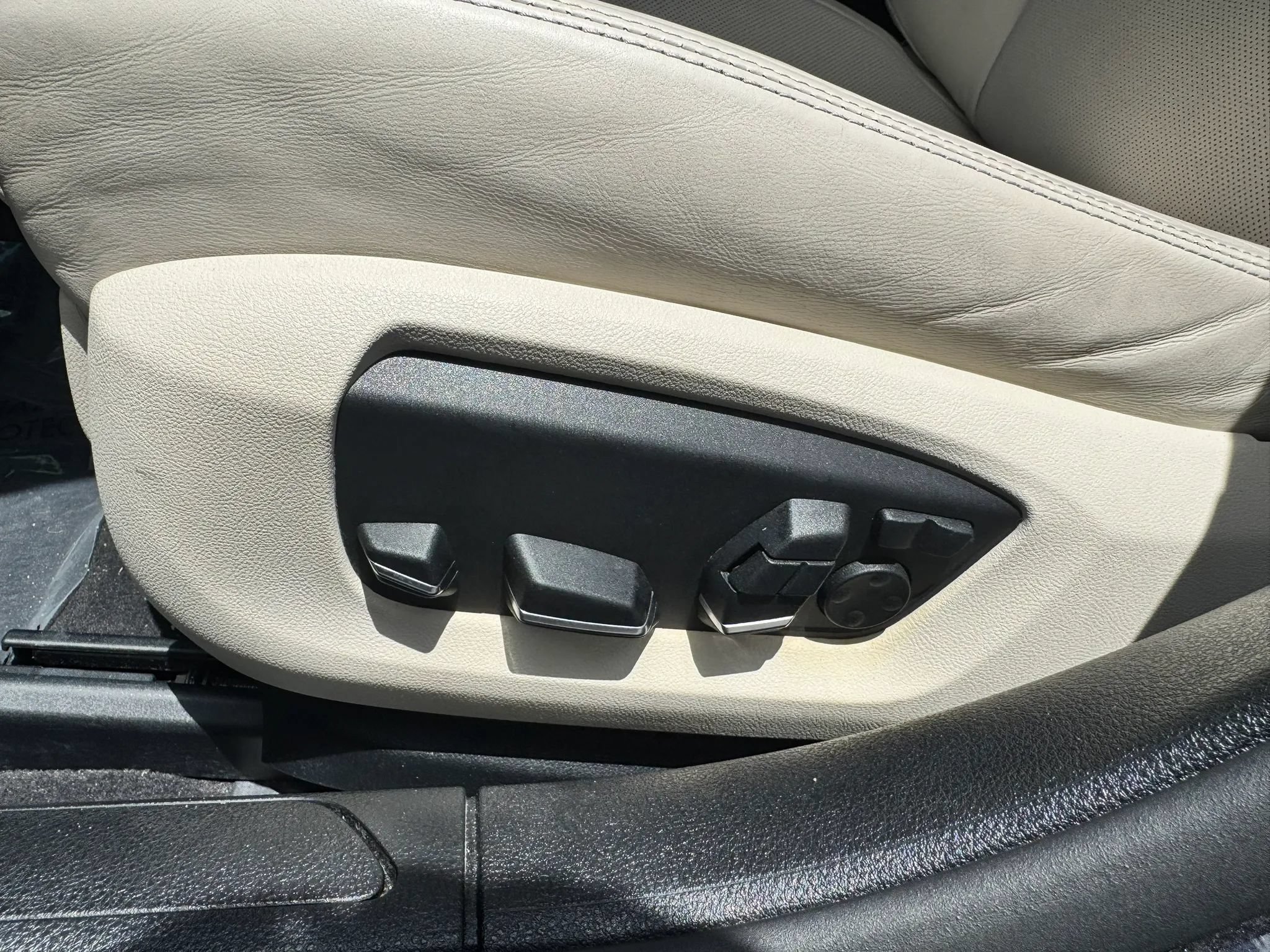 Used 2015 BMW 750i RWD image 42
