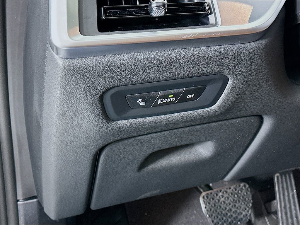 New 2026 BMW X5 xDrive40i w/ Climate Comfort Package image 14