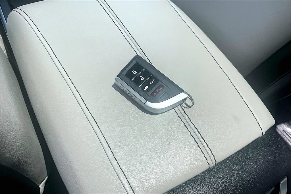 Used 2025 Acura RDX SH-AWD image 14