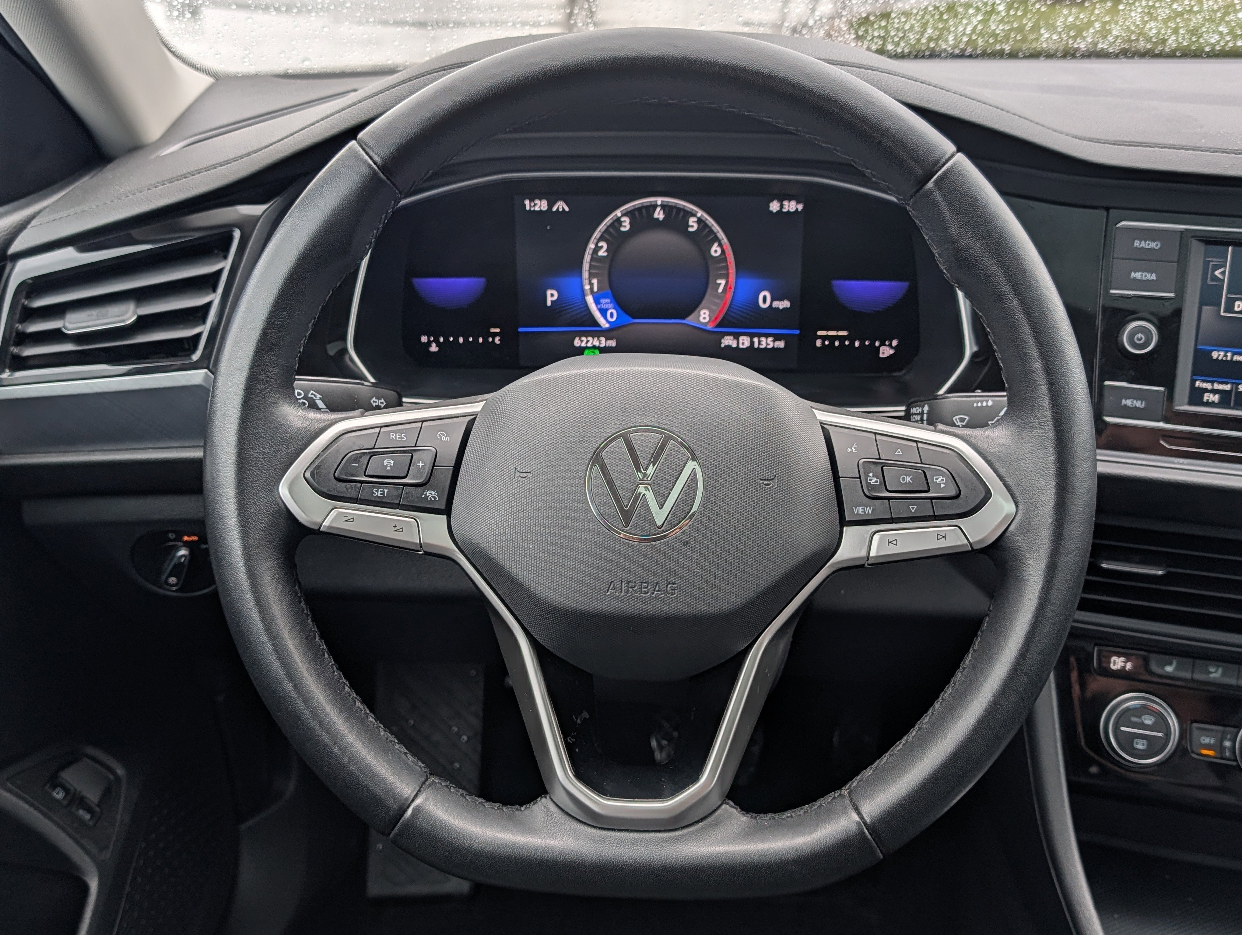 Certified 2022 Volkswagen Jetta SE w/ Panoramic Sunroof Package image 20