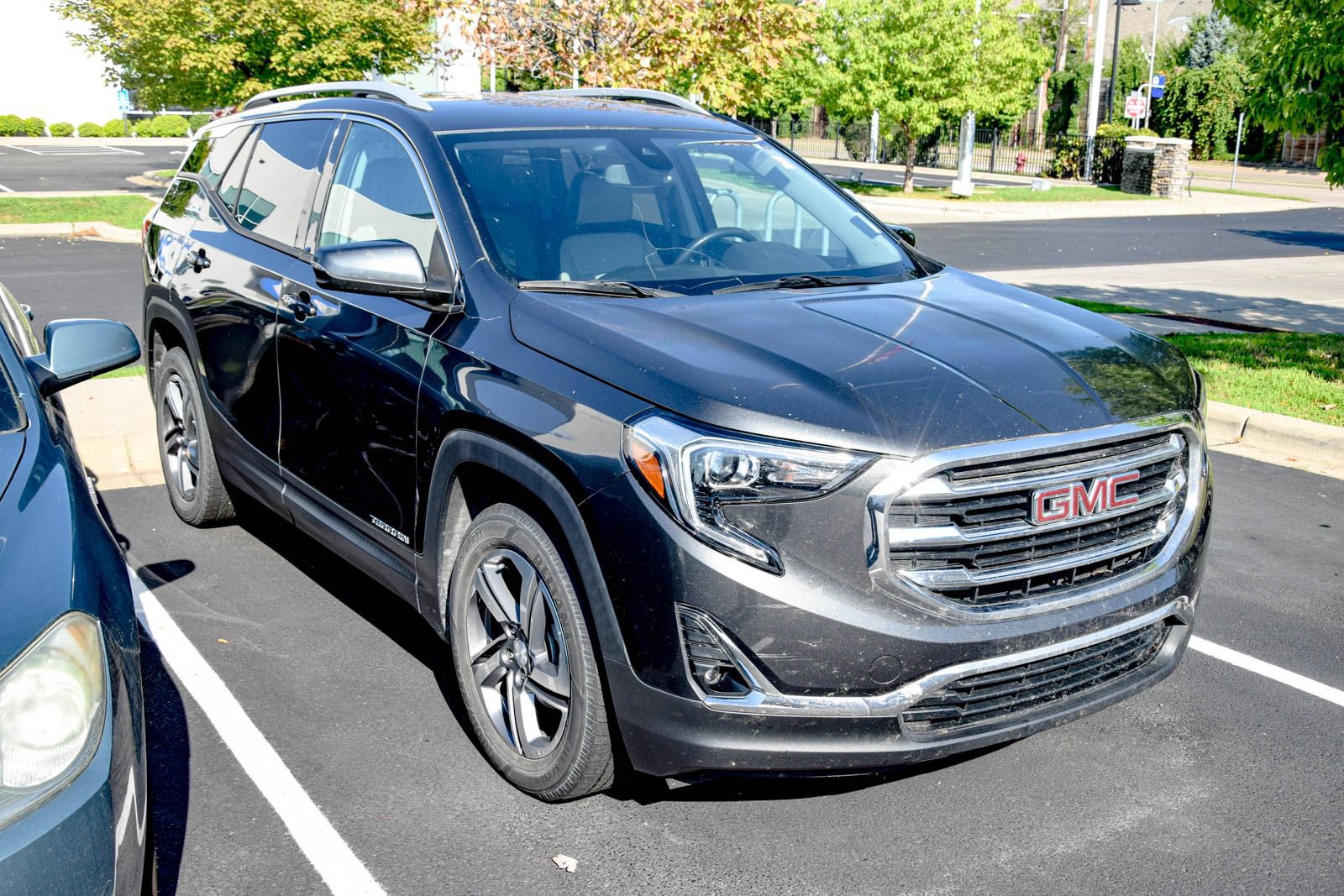 Used 2020 GMC Terrain SLT AWD/4WD image 3