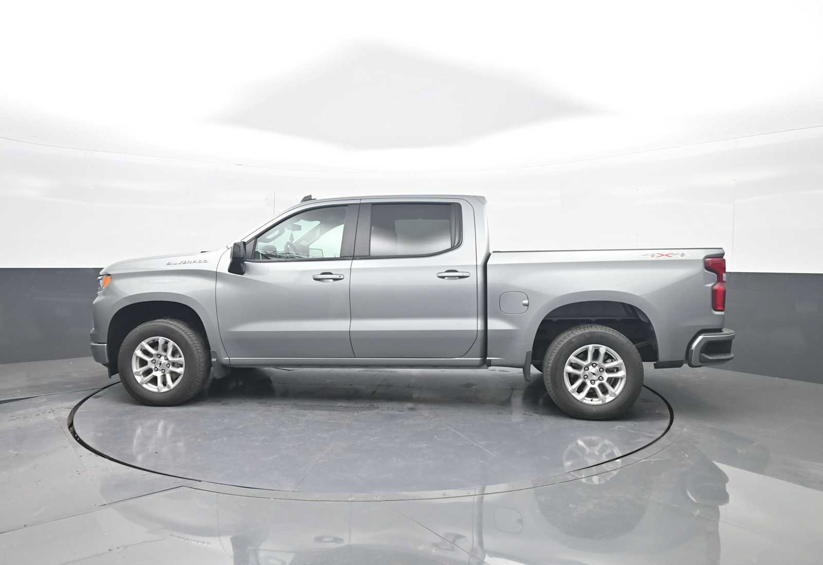 Used 2026 Chevrolet Silverado 1500 RST AWD/4WD image 5