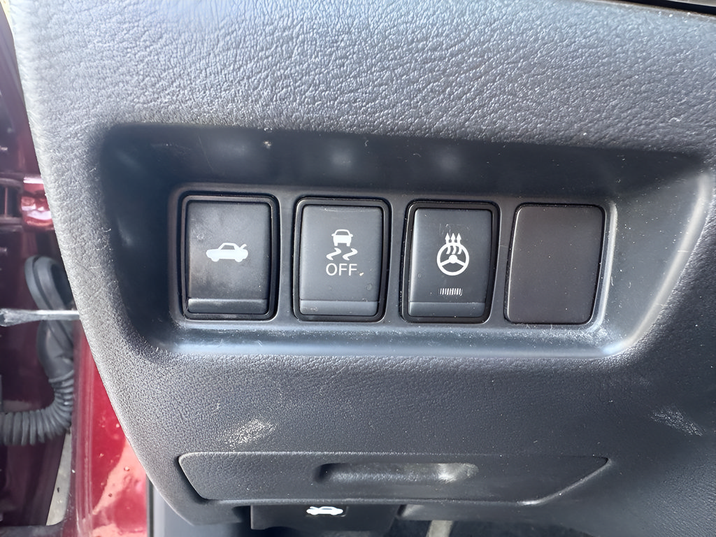 Used 2017 Nissan Maxima SR w/ Interior Lighting Package FWD image 17