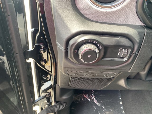 New 2024 Jeep Wrangler Unlimited Sahara AWD/4WD image 19